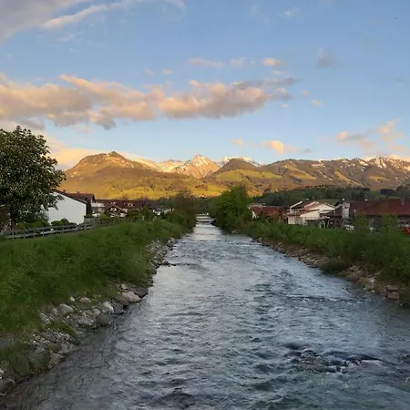 Lägenhet Stilvolle Wohnung Mit Berg- Und Flussblick Sonthofen