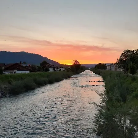 Stilvolle Wohnung Mit Berg- Und Flussblick Lägenhet Sonthofen